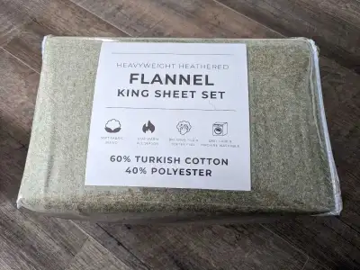 new unopened king and queen flannel bed sheets. Selling both for 80$ Contact me for pick up cash tra...