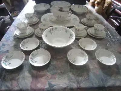 Aynsley WAYSIDE fine bone china set for 6, View more