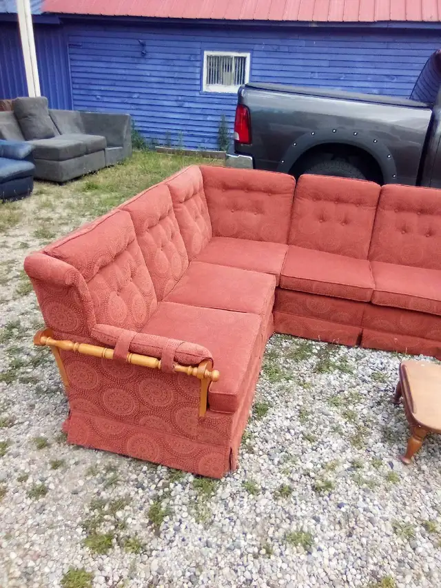quality corner sectional in Couches & Futons in Norfolk County - Image 3