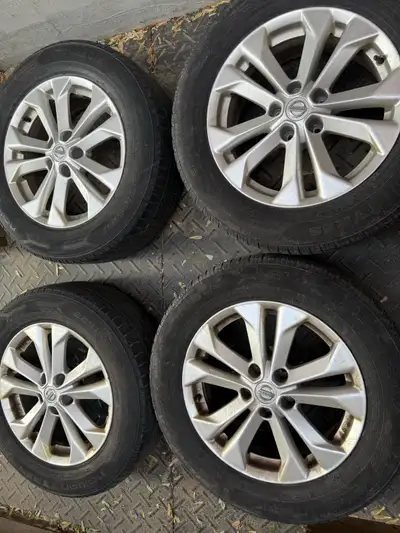 For sale is a set of four wheels used on a 2018 Nissan Roque Rim size: 17x7 5x114.3 CB 66.1 The best...