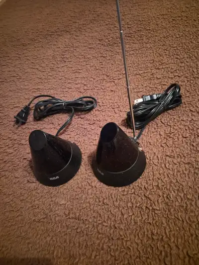 Je vend des émetteurs de signaux de télécommande sans fil RCA, modèle D930 et D935 Cet appareil est...