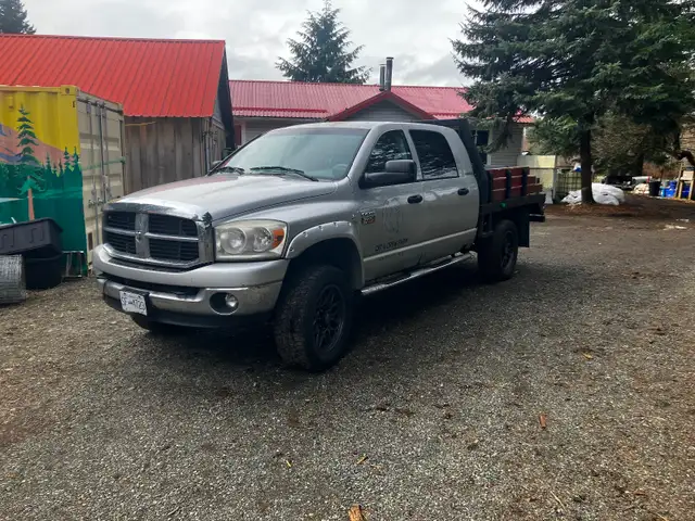 2008 Dodge ram 3500 6.7l mega cab with flat deck in Cars & Trucks in Comox / Courtenay / Cumberland - Image 2