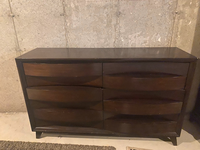 Queen size bedroom set for sale (solid wood)!! Moving sale. in Beds & Mattresses in Oakville / Halton Region