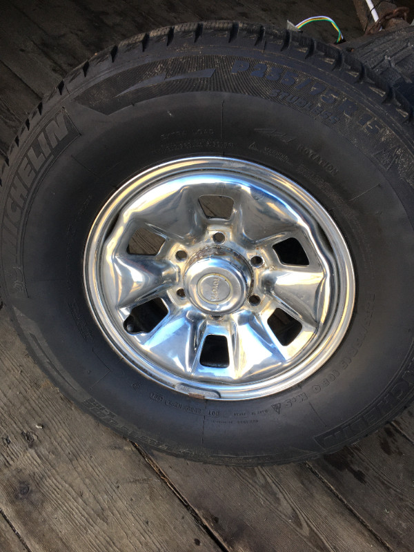 15" Snow  Tires  on 6 bolt rims in Tires & Rims in Trenton - Image 2