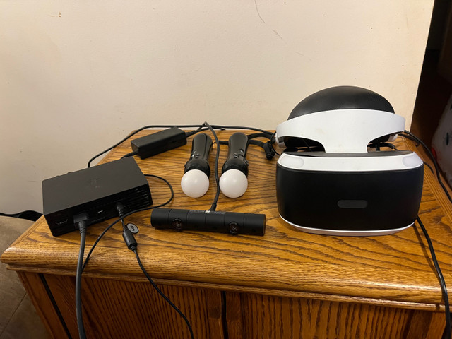 PS4 VR headset ( HDMI cable included ) in Sony Playstation 4 in Dartmouth - Image 4