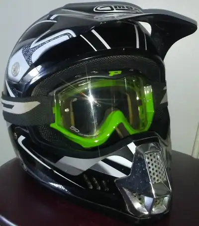 GMax Helmet, Size XL, Color Black. Comes with goggle. $100 or Best offer. 613-487-2279