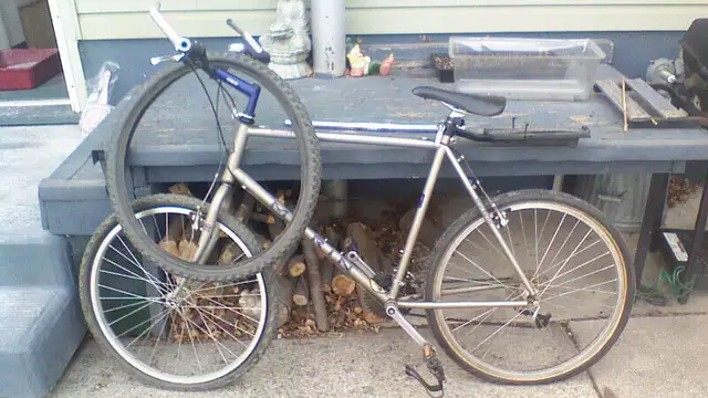 Marin Afterburner  Mtnbike. 21" frame, many add ons in Mountain in Calgary - Image 2