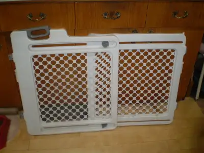 BABY GATE-ALL PLASTIC-TENSION GAP MOUNT-USED-$25, View more