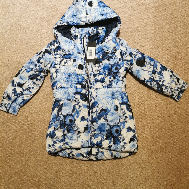 NTW Guess little girl jacket in Clothing - 4T in City of Toronto - Image 3