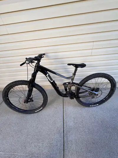 *** 2024 Giant Reign 2 full suspension enduro***, View more