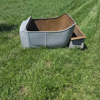 I am selling a used Fiberglass Ford T bucket body. This body is ready to be installed on your hot ro...