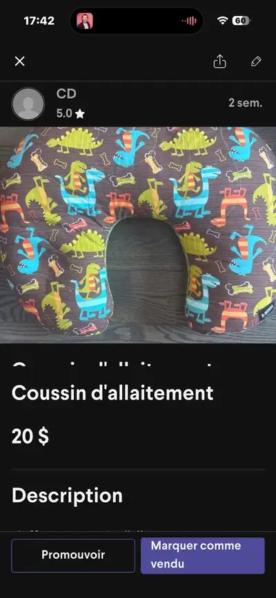 Ce coussin d'allaitement avec un motif de dinosaures joyeux est idéal pour allaiter votre bébé confo...