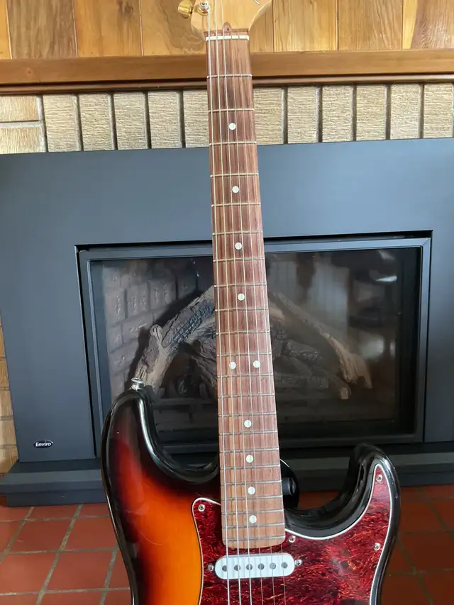 Fender American Strat 1997 USA made. in Guitars in Ottawa - Image 5