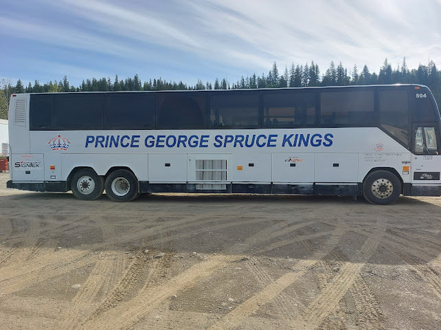 Prevost H3-45 Coach Bus in Other in Prince George - Image 4