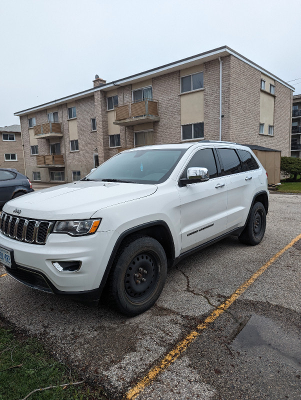 White jeep grand Cherokee blackout package in Cars & Trucks in Stratford - Image 2