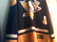 SIDNEY CROSBY JERSEY NEW WITH TAGS SIZE YOUTH S/M