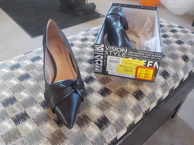 Ladies Black Dress Shoe... New  and never worn in Women's - Shoes in New Glasgow