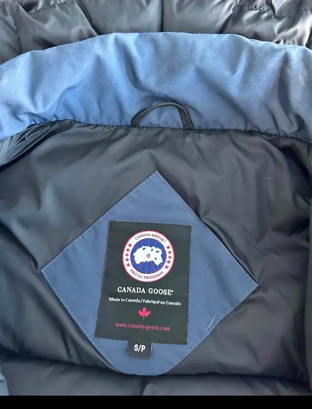 Canada Goose Winter Jacket in Men's in City of Toronto - Image 4