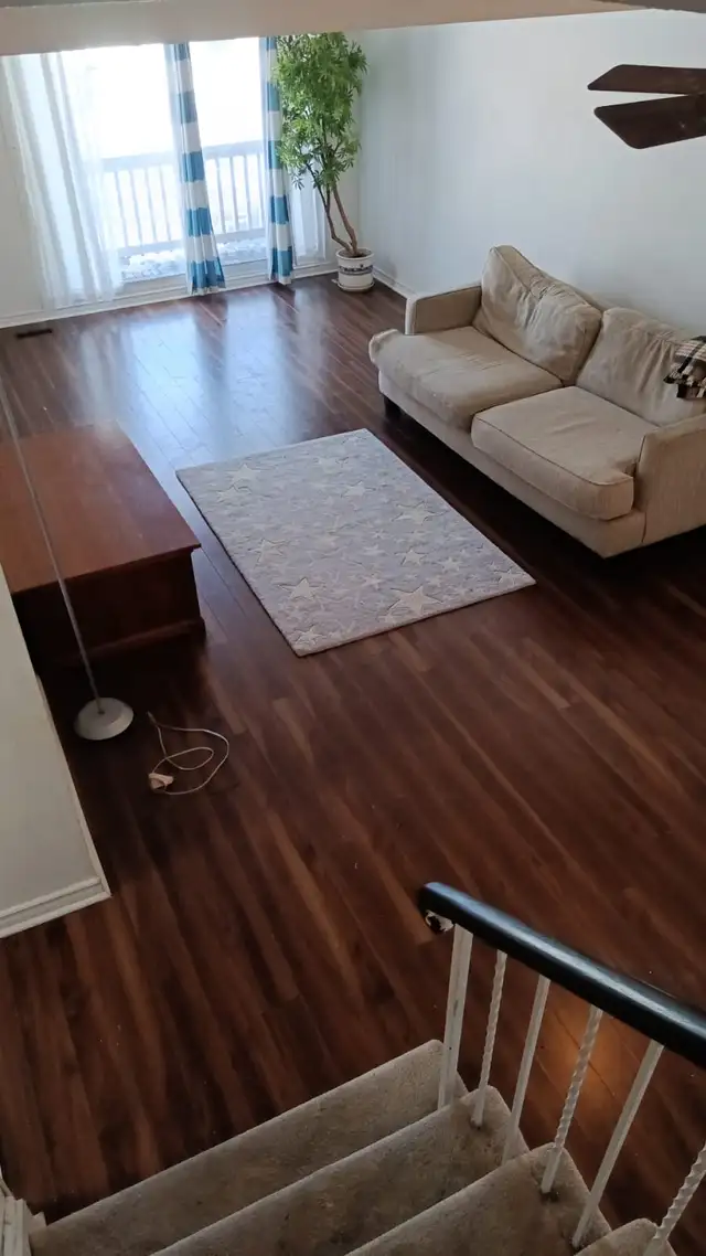 3 bed roomsSemidetached with 3  Parking