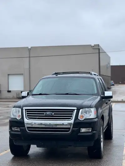 Safetied Leather heated seats Navigation Power windows Sunroof Rack Power locks Keyless entry 7 pass...
