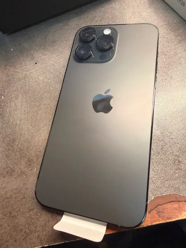 iPhone 14 Pro Max 256gb black in Cell Phones in Markham / York Region - Image 3