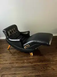 Vintage 'contour lounge' electric chair