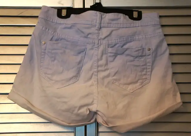 URBAN LIFE Purple/White Cotton Denim Shorts - Size 5/6 in Women's - Bottoms in City of Toronto - Image 4