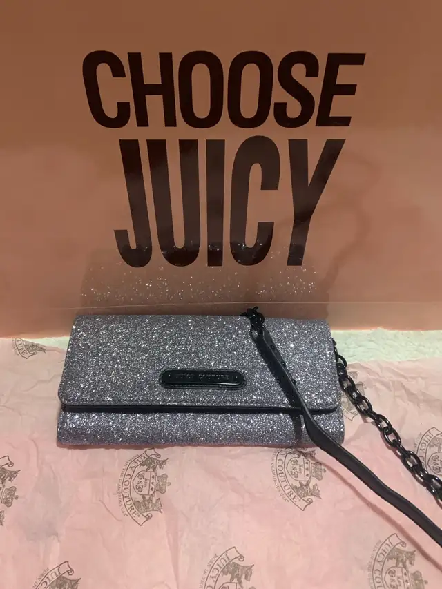 Juicy Couture Y2K Original Pink/Silver Glitter Purse in Women's - Bags & Wallets in Mississauga / Peel Region - Image 10