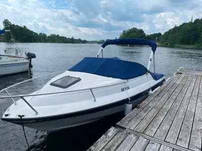 19' Bayliner Classic Runabout Series (with cuddy sleeper) $13,500 Description *** Very clean and met...