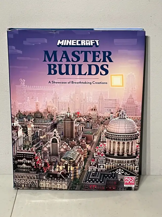 Minecraft Master Builds Hardcover Book in Children & Young Adult in Ottawa - Image 2