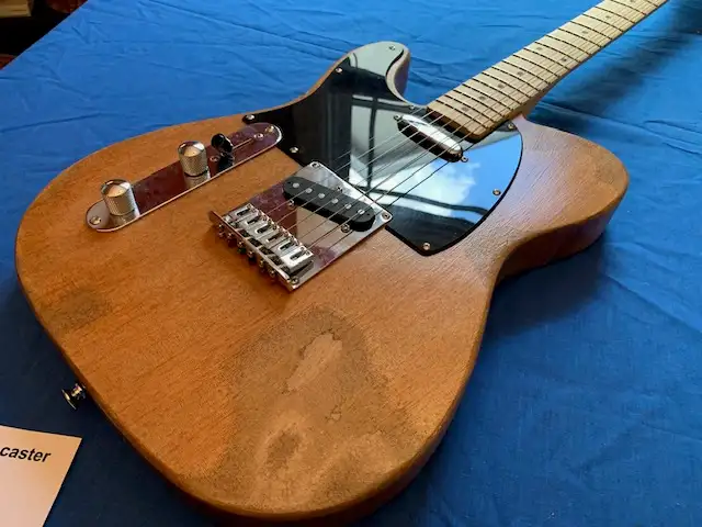 1   Fender Squier Telecaster Road Worn Lefty in Guitars in Ottawa - Image 5