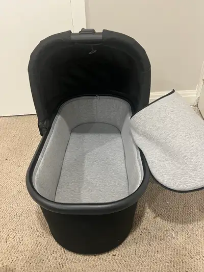 UPPAbaby V2 Bassinet in Jake (Black) - Fits Vista V2 & V3, View more