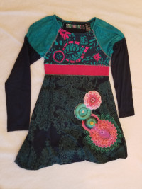 Robe-DESIGUAL- 7/8 ans enfant