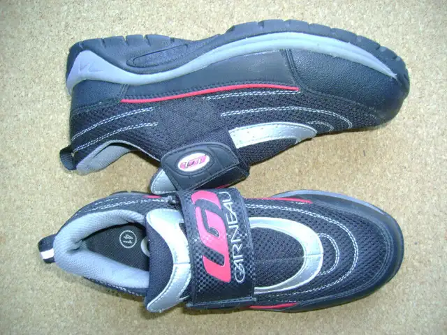 Men's Women's Road Mtn Cycling Shoes in Other in City of Toronto - Image 5