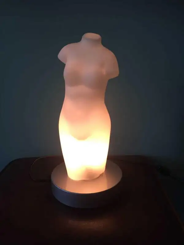 VINTAGE GRECIAN STATUE GLASS LAMP in Home Décor & Accents in City of Montréal - Image 4
