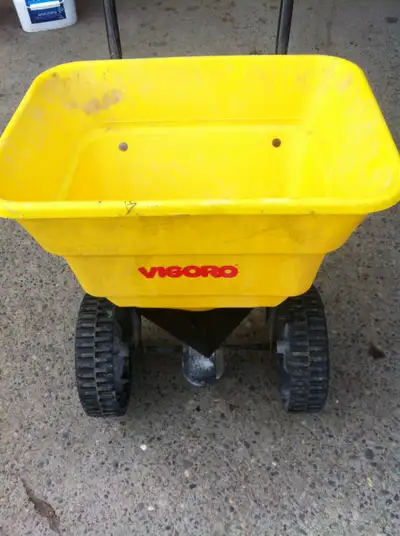 Vigro spreader, fully adjustable