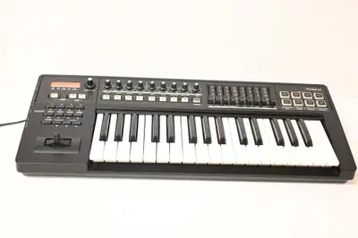 Synthesizer Roland A-300 Pro Keyboard Controller USED in working condition. Please see pictures for...