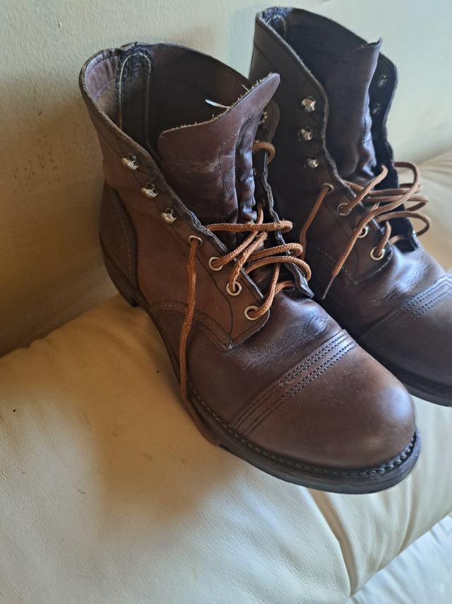 Red Wing Boots 8111 Iron Ranger Made in USA Size 9 US in Men's Shoes in City of Toronto - Image 7