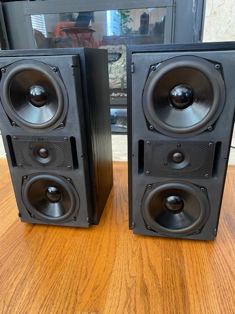 Collection of various types and makes speakers for sale in Speakers in Markham / York Region - Image 6