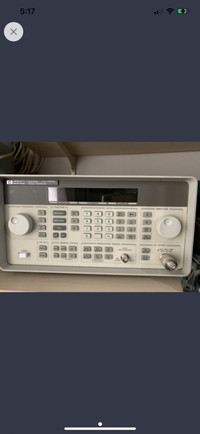 HP 8648 B Synthesized Signal Generator