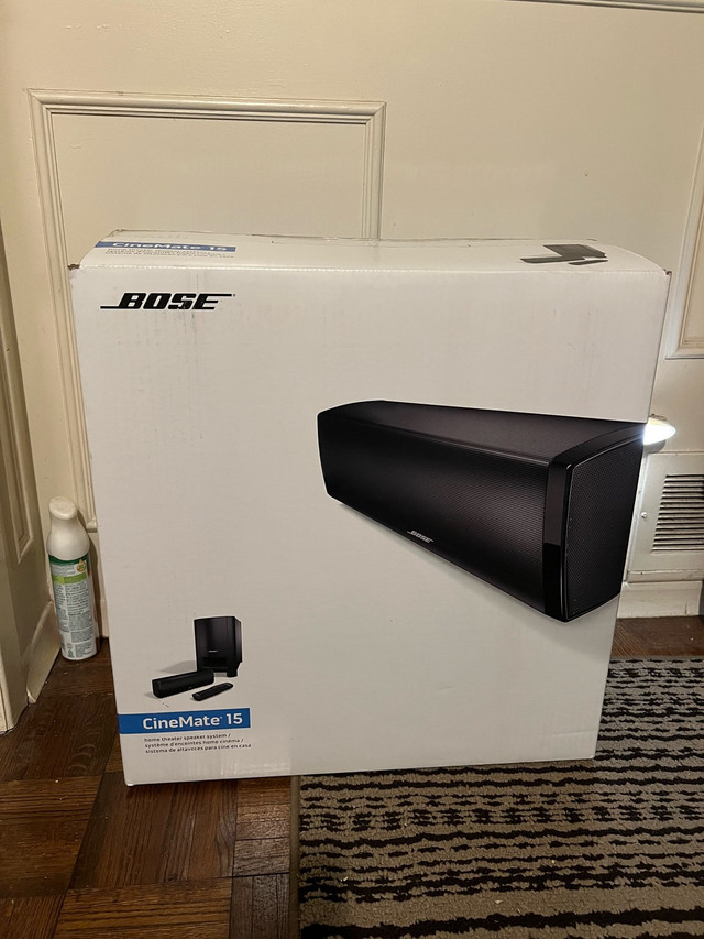 Bose CineMate 15 in Stereo Systems & Home Theatre in City of Toronto