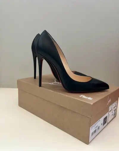 Kijiji louboutin deals