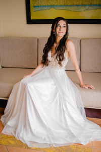 Mikaella Bridal 2258 wedding dress, size 2