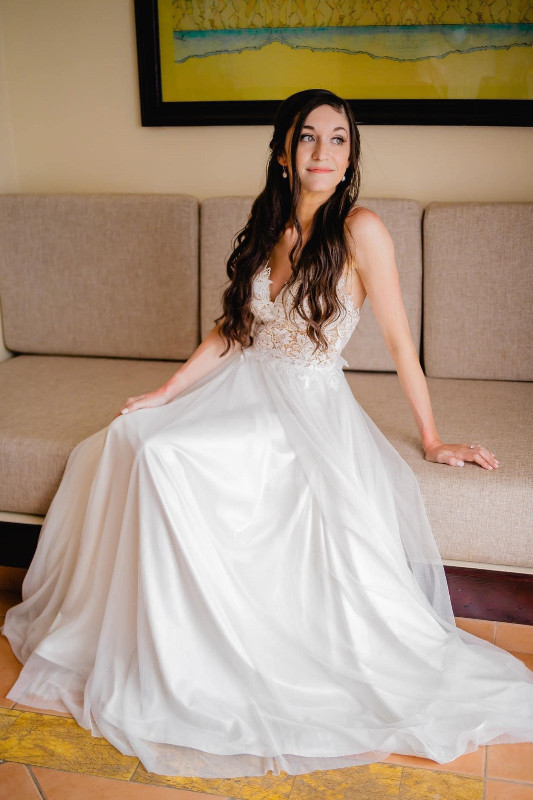 Mikaella Bridal 2258 wedding dress, size 2 in Wedding in Oshawa / Durham Region
