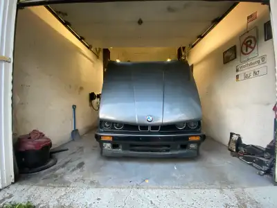 Hi I'm looking for e30's with or without papers, damaged / salvaged / accidented. Thanks!