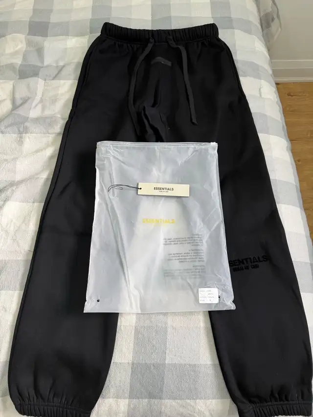 Essentials Pants in Men's in Oakville / Halton Region - Image 2