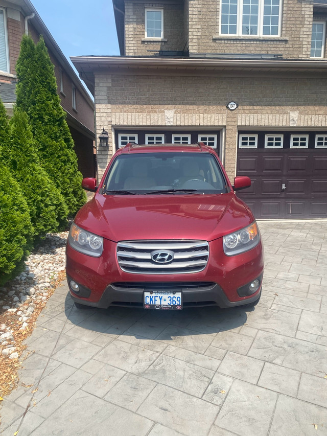 Hyundai Santa Fe 2012 For urgent sales in Cars & Trucks in Mississauga / Peel Region - Image 4