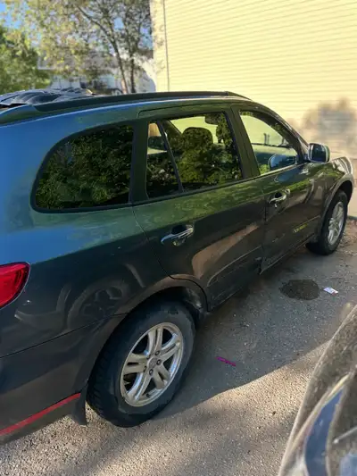 2009 Hyundai Santa Fe Limited AWD Well-maintained SUV with a 3.3L V6 engine and automatic transmissi...