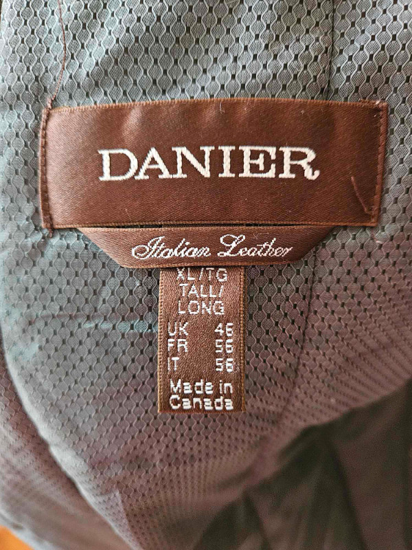 Danier italian leather x large in Men's in Oshawa / Durham Region - Image 4