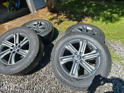 275/60R20 Tires with  4 rims Ford F150 20" Gunmetal
